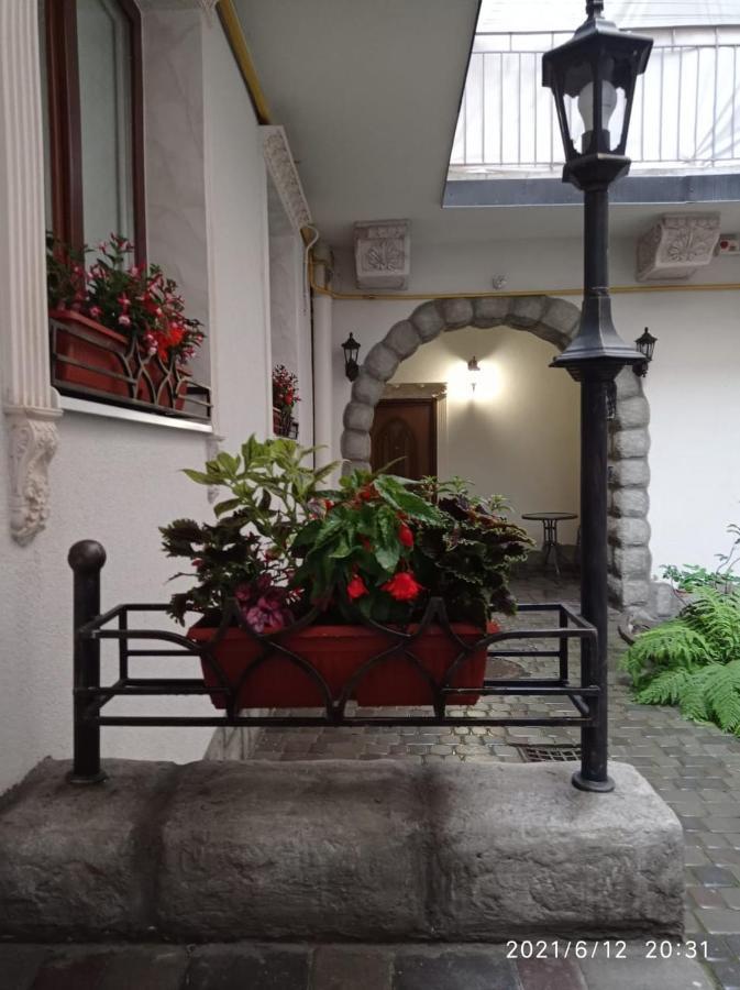 Apartamento Rynok 25 Deluxe Lviv Center Exterior foto